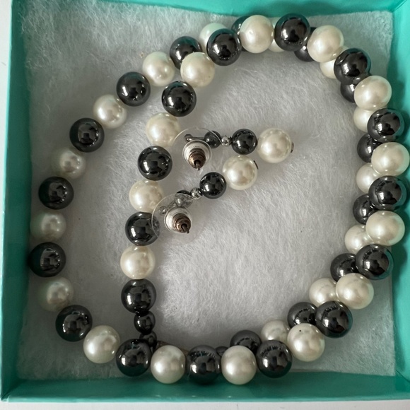 Vintage Faux Glass Pearls necklace Earrings - Picture 9 of 10